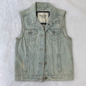 Abercrombie & Fitch distressed denim vest